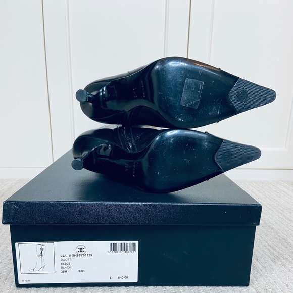 ⭐️SOLD⭐️ Chanel Camellia Flower Boots - Picture 7 of 8